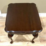 ETHAN ALLEN END TABLE - EXCELLENT CONDITION