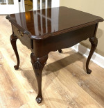 ETHAN ALLEN END TABLE - EXCELLENT CONDITION