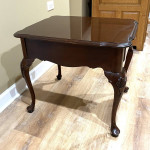 ETHAN ALLEN END TABLE - EXCELLENT CONDITION