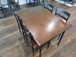 Mainstays Wooden and Metal 5pc set Table with 4 Chairs