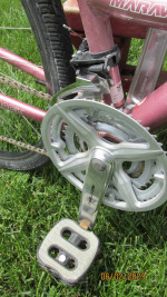 DIAMONDBACK MARAVISTA HYBRID BIKE 24 SPD w/seatpost shock absorber