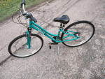 Ladies Hybrid, Raleigh Route 3.0 like new