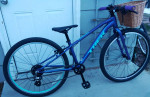LIKE NEW ! Purple Trek Wahoo hybrid bike with basket and bell