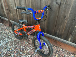 Mongoose Duster 16 inch with training wheels