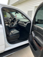 2017 GMC Yukon SLE RWD 82,000 mi