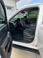 2017 GMC Yukon SLE RWD 82,000 mi
