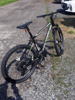 HARO FLIGHTLINE 26" like new,Disc brakes,SWEET
