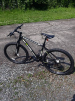 HARO FLIGHTLINE 26" like new,Disc brakes,SWEET