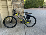 GIANT MOUNTAIN BIKE SIZE ADULT SMALL