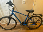 24 Speed GIANT CYPRESS DX Hybrid Bicycle. 14 inch