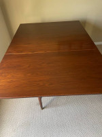 ANTIQUE CHERRY DROP LEAF TABLE