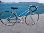 READY TO RIDE....RALEIGH WOMENS BIKE...Raider 5"4-5"8