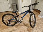 LIKE NEW. 24" TREK BOYS Bike Age 7-11