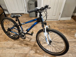 LIKE NEW. 24" TREK BOYS Bike Age 7-11