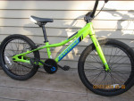 CANNONDALE Colt; 20 inch wheels; for kids between 4 year and 7 years