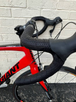 Giant Defy road bike / carbon fork / aluminum frame / exellemt condition!