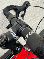 Giant Defy road bike / carbon fork / aluminum frame / exellemt condition!