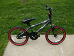 USED BOYS KENT ABYSS FREESTYLE BICYCLE 18 INCH WHEELS
