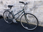 Women's Schwinn 21-spd hybrid sport bike MED / LGE for 5'5" to 5'10"