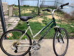 Trek 7200 multitrack bike for women.Size XL(21”)