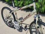 Trek Navigator 300 Hybrid Mountain Bike 24spd Deore Like New