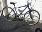 TREK 7300 hybrid; 5'3" to 5'5"; exc. cond; blue