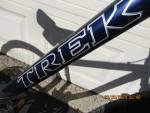 TREK 7300 hybrid; 5'3" to 5'5"; exc. cond; blue