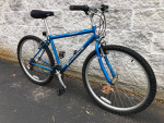 26" Diamondback 21-speed mountain bike SMALL for 5'2" to 5’6”