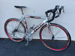 TREK 2200 ROADBIKE WITH ULTEGRA COMPONENTS