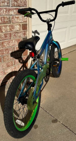 Genesis 18" Glitch Boy's Bike, Blue/Green