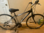 21 Speed TREK 7000 Hybrid Bicycle 15 inch frame