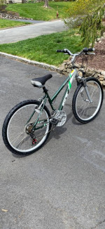 26” GT Timberline 21 Speed Mountain Bike Bicycle Pristine Like New