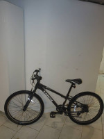 LIKE NEW TREK PRECALIBER 24" Pre Teen TRAIL BIKE