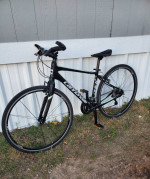 Medium Cannondale hybrid bike + brand new seat