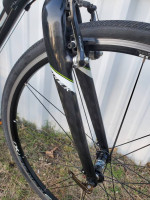 Medium Cannondale hybrid bike + brand new seat
