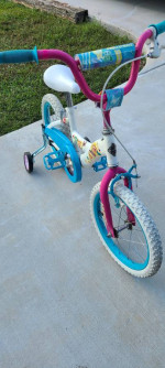 Girls 16" Bicycle W/Trainers