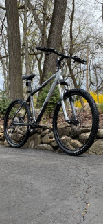 26” Trek 4300 Disc Brakes 24 Speed Mountain Bike Like New