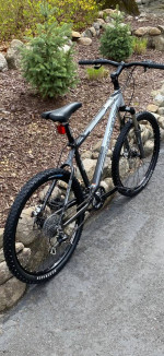26” Trek 4300 Disc Brakes 24 Speed Mountain Bike Like New