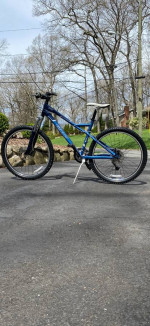 26” Giant Yukon Disc Brakes 24 Speed Mountain Bike Pristine Like New