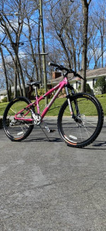 26” KONA Lisa Hardtail Girl’s/Women’s 24 Speed Mountain Bike BRAND NEW
