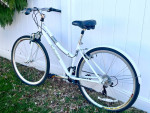 Medium Schwinn Discover Hybrid/Commuter Bike, Just Serviced