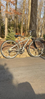 29” Trek 7100 21 Speed Hybrid Mountain Bike Bicycle Like New Condition