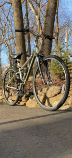 29” Trek 7100 21 Speed Hybrid Mountain Bike Bicycle Like New Condition