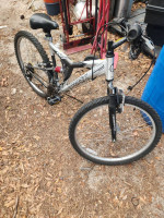 Triax Pk7. 21  Spd. Aluminum 26" Bike