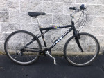 26" GT 21-speed bike w/ hybrid tires SM / MED for 5'4" to 5'8"