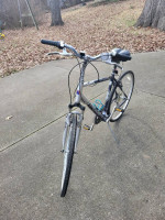 Fuji Crosstown Comfort Bike (XL Frame)