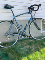 22 inch road bike suitable for a tall rider