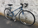 Women's Peugeot commuter road bike for 5'6" to 5'11" - NEW TIRES
