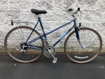 Women's Raleigh 10-speed commuter road bike for riders 5'8" to 5'11"