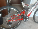 Trek Y26” Chrome/Red like new